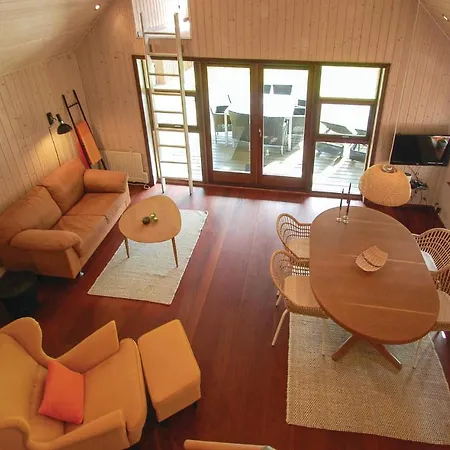 Awesome In W/ 3 Bedrooms *