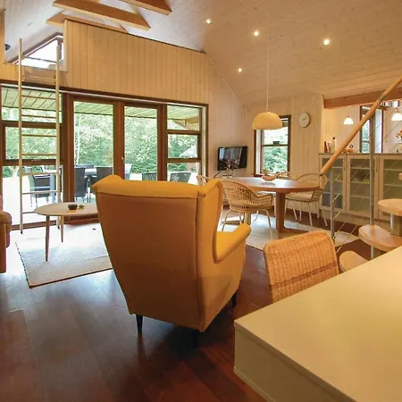 Awesome In W/ 3 Bedrooms Kolind
